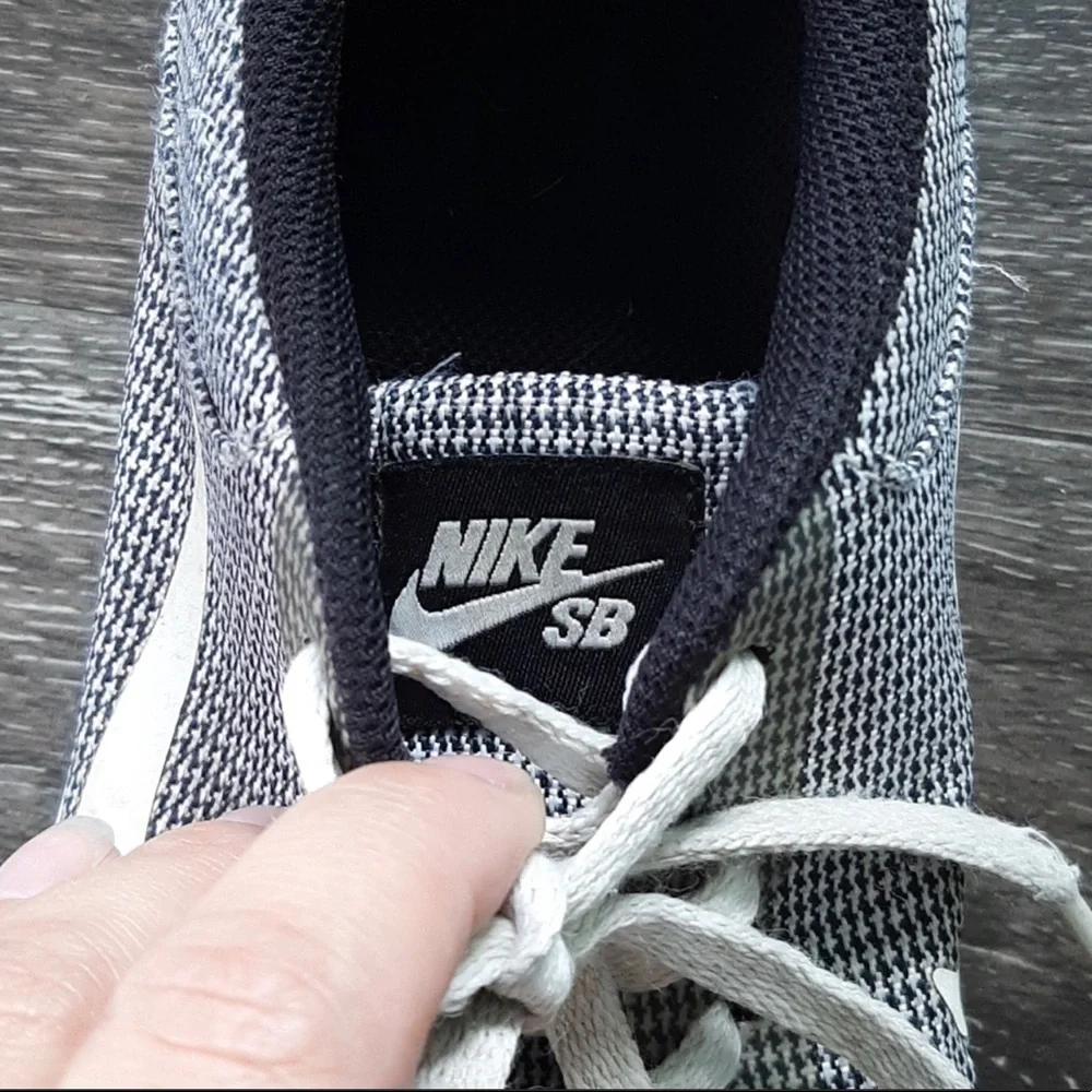 Nike SB Portmore II Solarsoft Sneakers Mens 11 Grey Black Low Top Skate Shoes